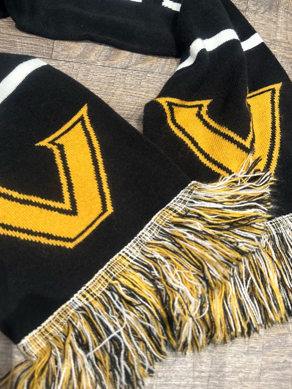 Vanderbilt University Commodores Winter Knit Scarf Gold White Black Unisex - Picture 5 of 6